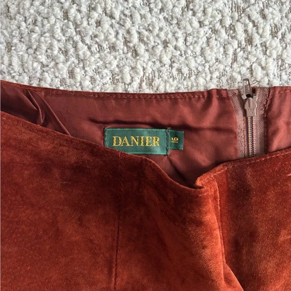 Danier Suede Leather pant - Picture 3 of 7